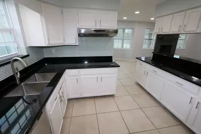 12615 Huntington Venture Drive, Houston, TX 77099 - Photo 11