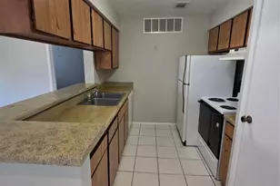 15534 Zabolio Dr, Houston, TX 77598 - Photo 5