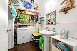 921 Marine Dr, Galveston, TX 77550 - Photo 7