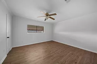11024 San Jacinto Dr, La Porte, TX 77571 - Photo 5