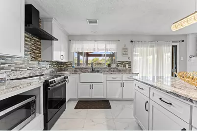 6815 Inwood West Drive, Houston, TX 77088 - Photo 5