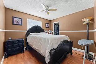 6815 Inwood W Dr, Houston, TX 77088 - Photo 9