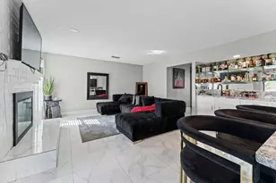 6815 Inwood W Dr, Houston, TX 77088 - Photo 7