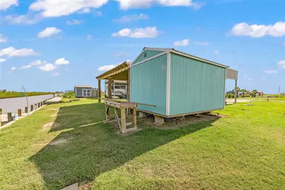 1306 Mabry Street, Gilchrist, TX 77617 - Photo 9