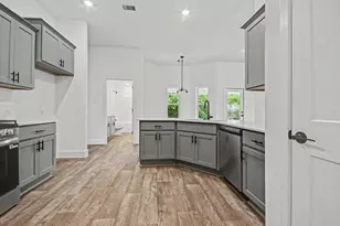 724 Greystone Ln, Angleton, TX 77515 - Photo 7