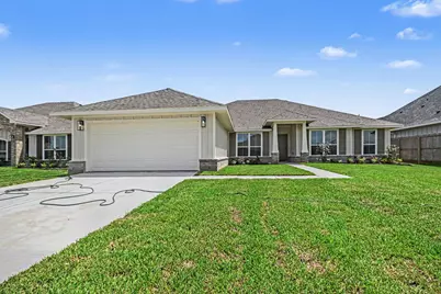 724 Greystone Lane, Angleton, TX 77515 - Photo 3