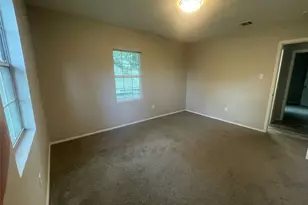 618 W Peach St, Angleton, TX 77515 - Photo 7