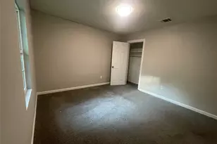 618 W Peach St, Angleton, TX 77515 - Photo 11