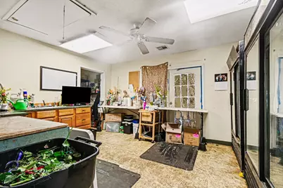 810 Miller, Anahuac, TX 77514 - Photo 17