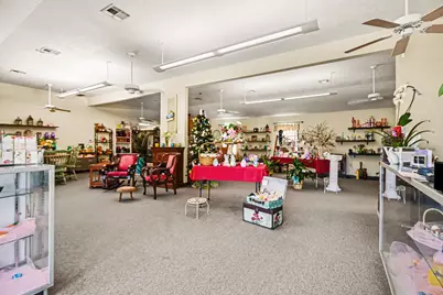 810 Miller, Anahuac, TX 77514 - Photo 11