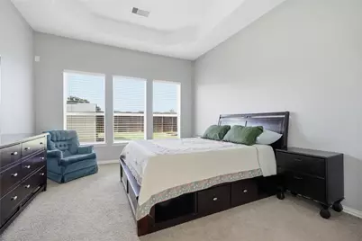 9114 Creekside Court, Hitchcock, TX 77563 - Photo 15