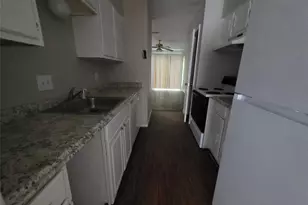 12738 Shannon Hills Dr, Houston, TX 77099 - Photo 15