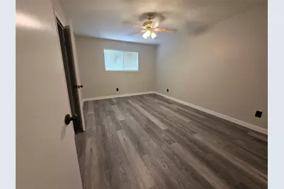 12738 Shannon Hills Drive, Houston, TX 77099 - Photo 17