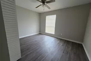 12738 Shannon Hills Dr, Houston, TX 77099 - Photo 7