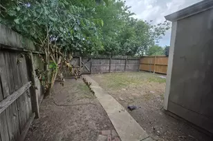 12738 Shannon Hills Dr, Houston, TX 77099 - Photo 29