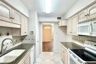 10353 Briar Forest Dr, Houston, TX 77042 - Photo 7