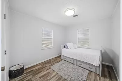 415 W Decherd Street, Franklin, TX 77856 - Photo 13