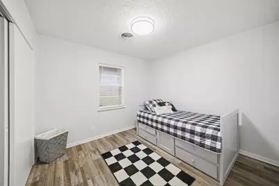 415 W Decherd Street, Franklin, TX 77856 - Photo 15