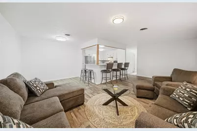 415 W Decherd Street, Franklin, TX 77856 - Photo 5