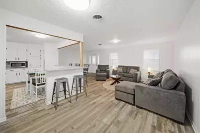 415 W Decherd Street, Franklin, TX 77856 - Photo 7
