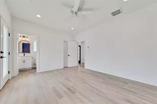 1035 W 24th St, Houston, TX 77008 - Photo 7