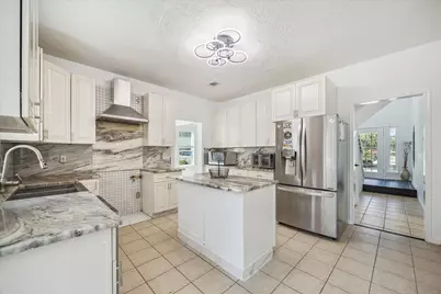 2503 Hodges Bend Circle, Sugar Land, TX 77479 - Photo 7