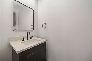 7818 Hanfro Ln, Houston, TX 77088 - Photo 27