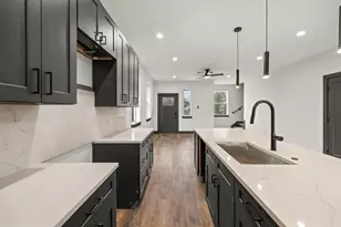 7818 Hanfro Ln, Houston, TX 77088 - Photo 7