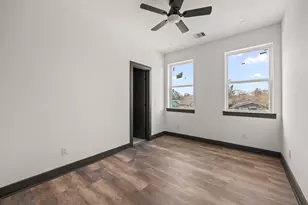 7818 Hanfro Ln, Houston, TX 77088 - Photo 9