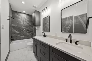 7818 Hanfro Ln, Houston, TX 77088 - Photo 15