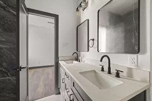 7818 Hanfro Ln, Houston, TX 77088 - Photo 11