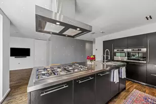 1007 Barkdull St, Houston, TX 77006 - Photo 13