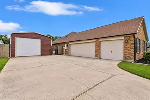 200 Milo St, Dayton, TX 77535 - Photo 3