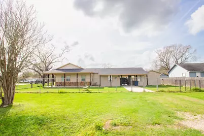 1245 4th St, Hempstead, TX 77445 - Photo 3