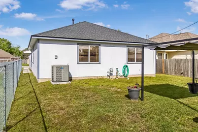 817 S 1st Street, La Porte, TX 77571 - Photo 37