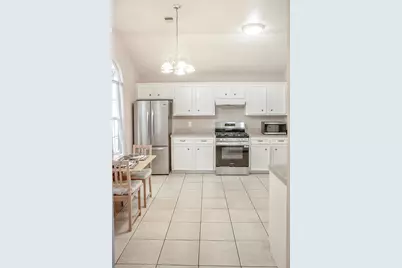 817 S 1st Street, La Porte, TX 77571 - Photo 15