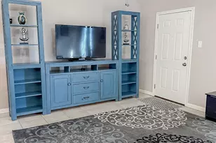 817 S 1st St, La Porte, TX 77571 - Photo 5