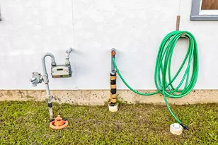 817 S 1st St, La Porte, TX 77571 - Photo 41