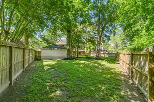 3910 Misty Gardens Ct, Kingwood, TX 77339 - Photo 11