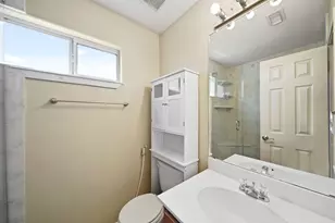 2230 Naomi St, Houston, TX 77054 - Photo 9