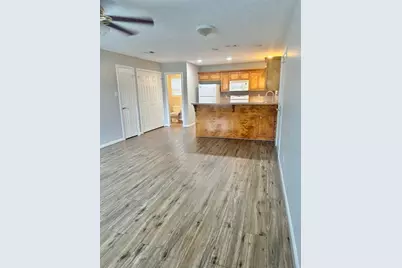 404 Peach Street #1, Tomball, TX 77375 - Photo 5