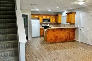 404 Peach St, Tomball, TX 77375 - Photo 9