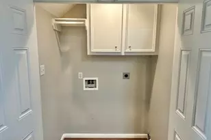 404 Peach St, Tomball, TX 77375 - Photo 11