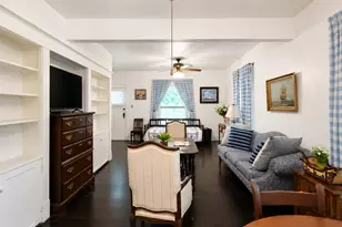 1012 W Adoue St, Alvin, TX 77511 - Photo 5