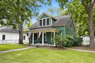 1012 W Adoue St, Alvin, TX 77511 - Photo 25