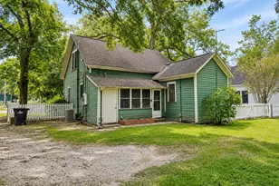 1012 W Adoue St, Alvin, TX 77511 - Photo 29