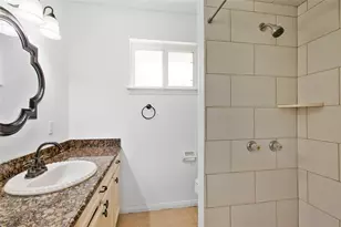 2005 S Savanna Ct S, League City, TX 77573 - Photo 25