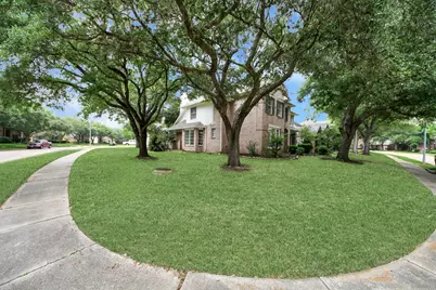 7130 Glenwood Drive, Sugar Land, TX 77479 - Photo 3