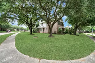 7130 Glenwood Dr, Sugar Land, TX 77479 - Photo 3