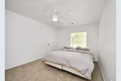 7130 Glenwood Drive, Sugar Land, TX 77479 - Photo 15